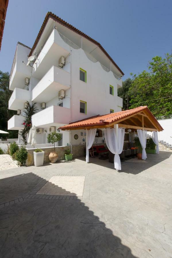 Maris Parga Hotel Exterior photo